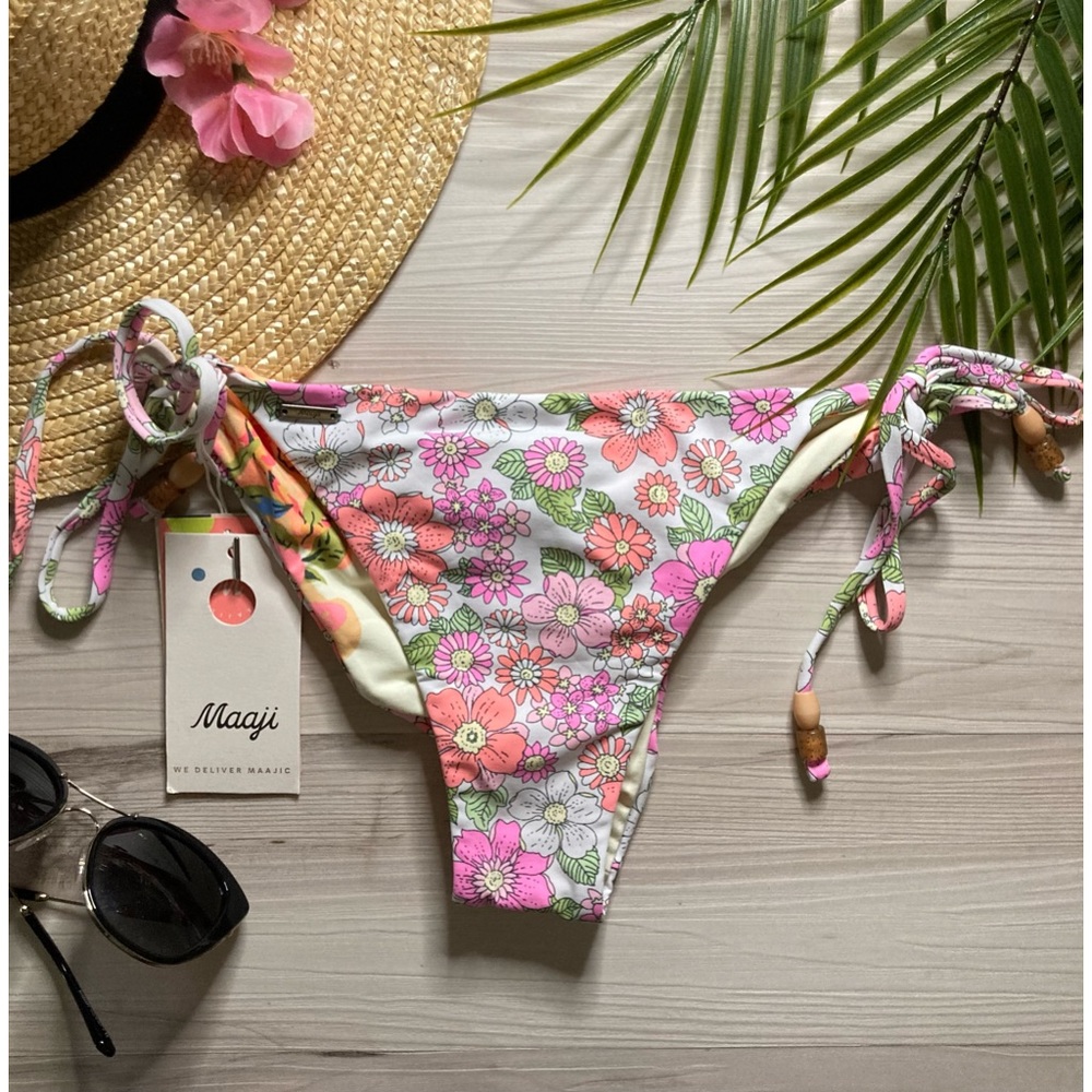 Maaji • Flower Power Reversible Floral Ditsy Cinched Cheeky Bikini Bottoms 👙☀️